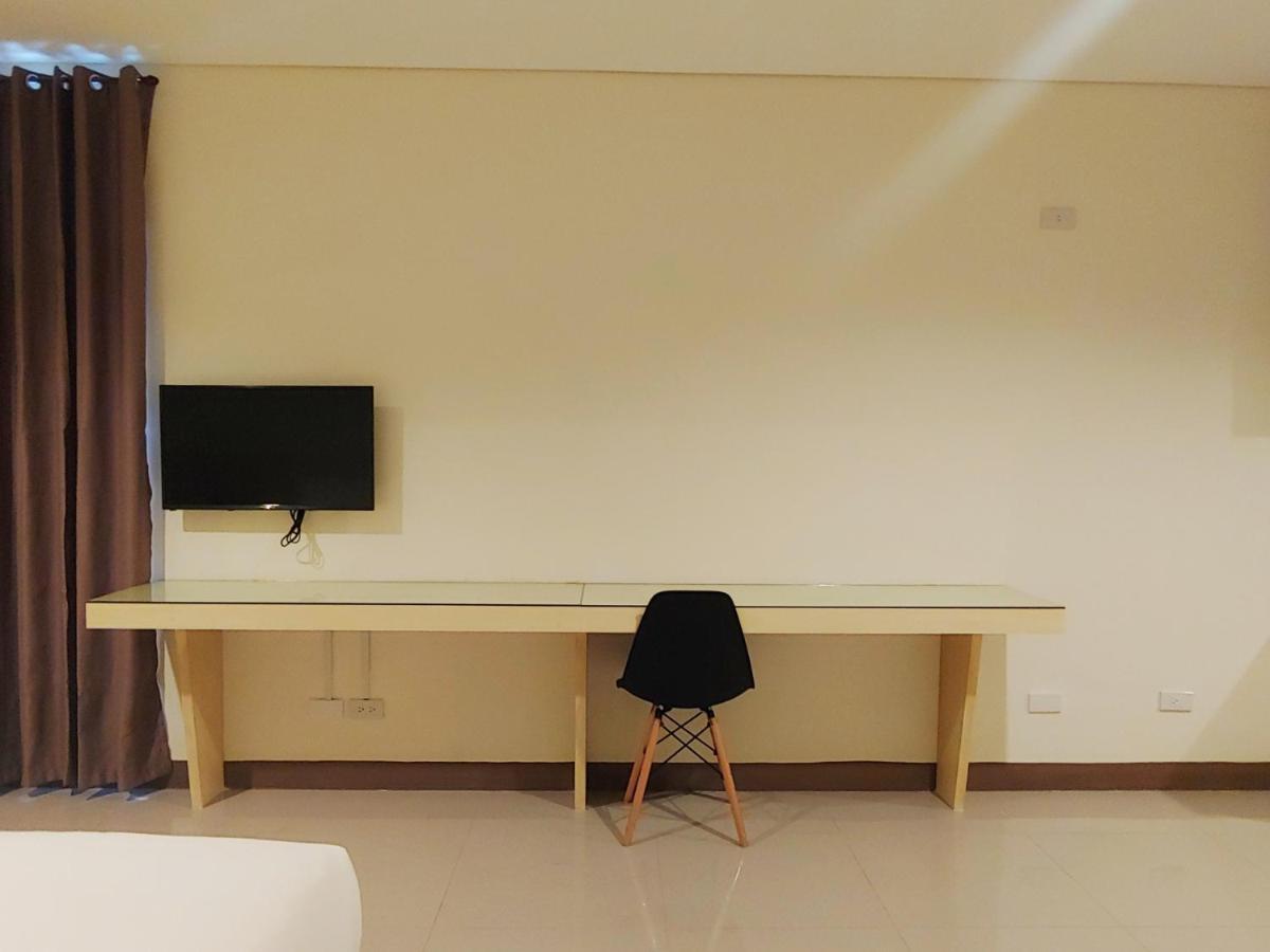 Kaizen Suites Manila Esterno foto
