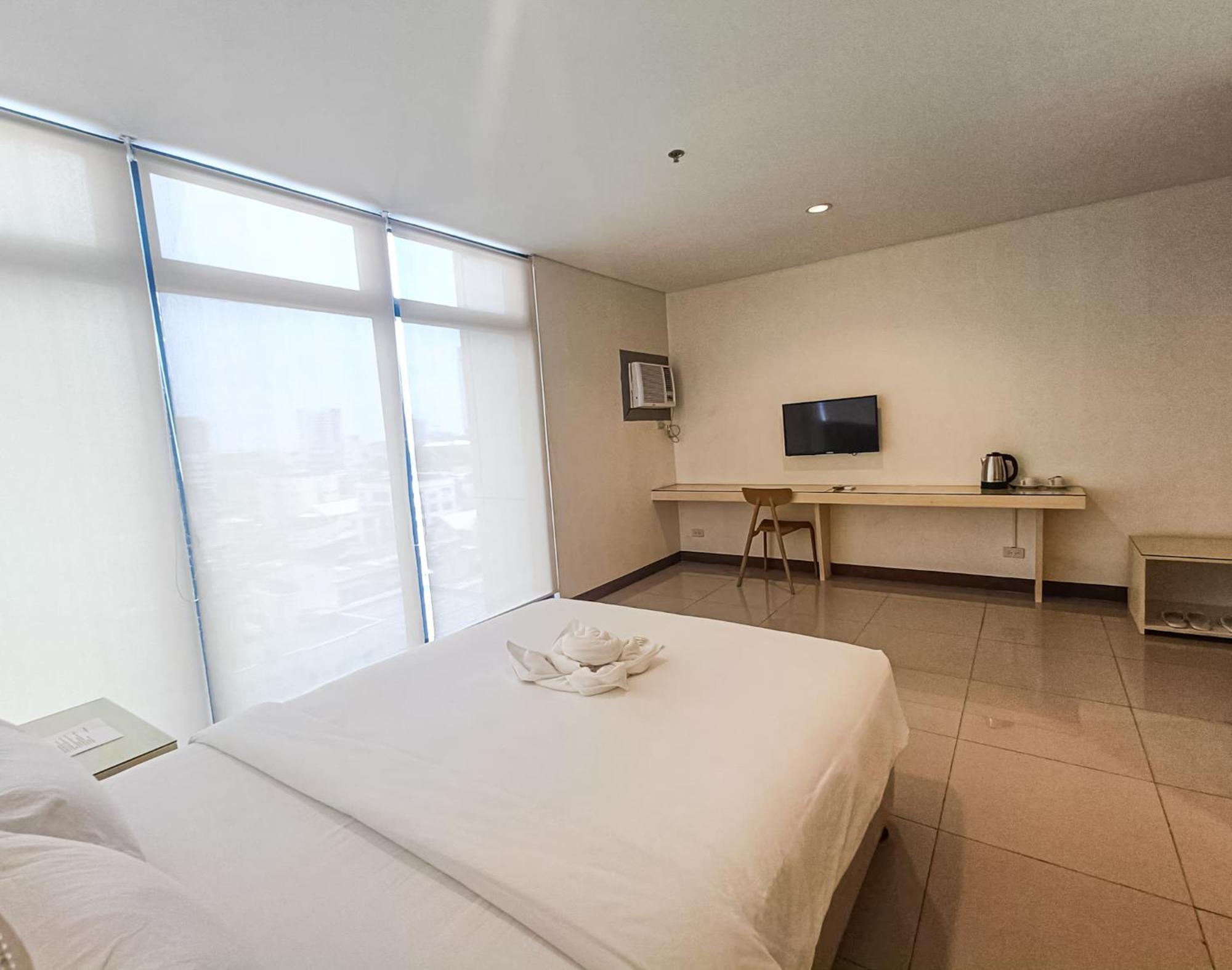 Kaizen Suites Manila Esterno foto