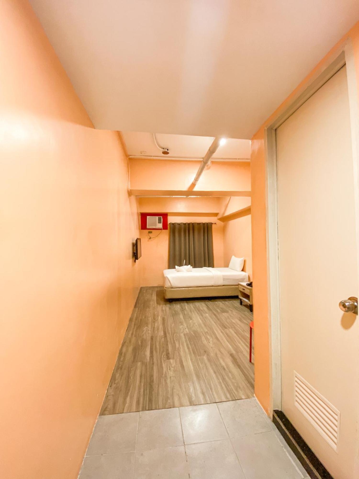 Kaizen Suites Manila Esterno foto