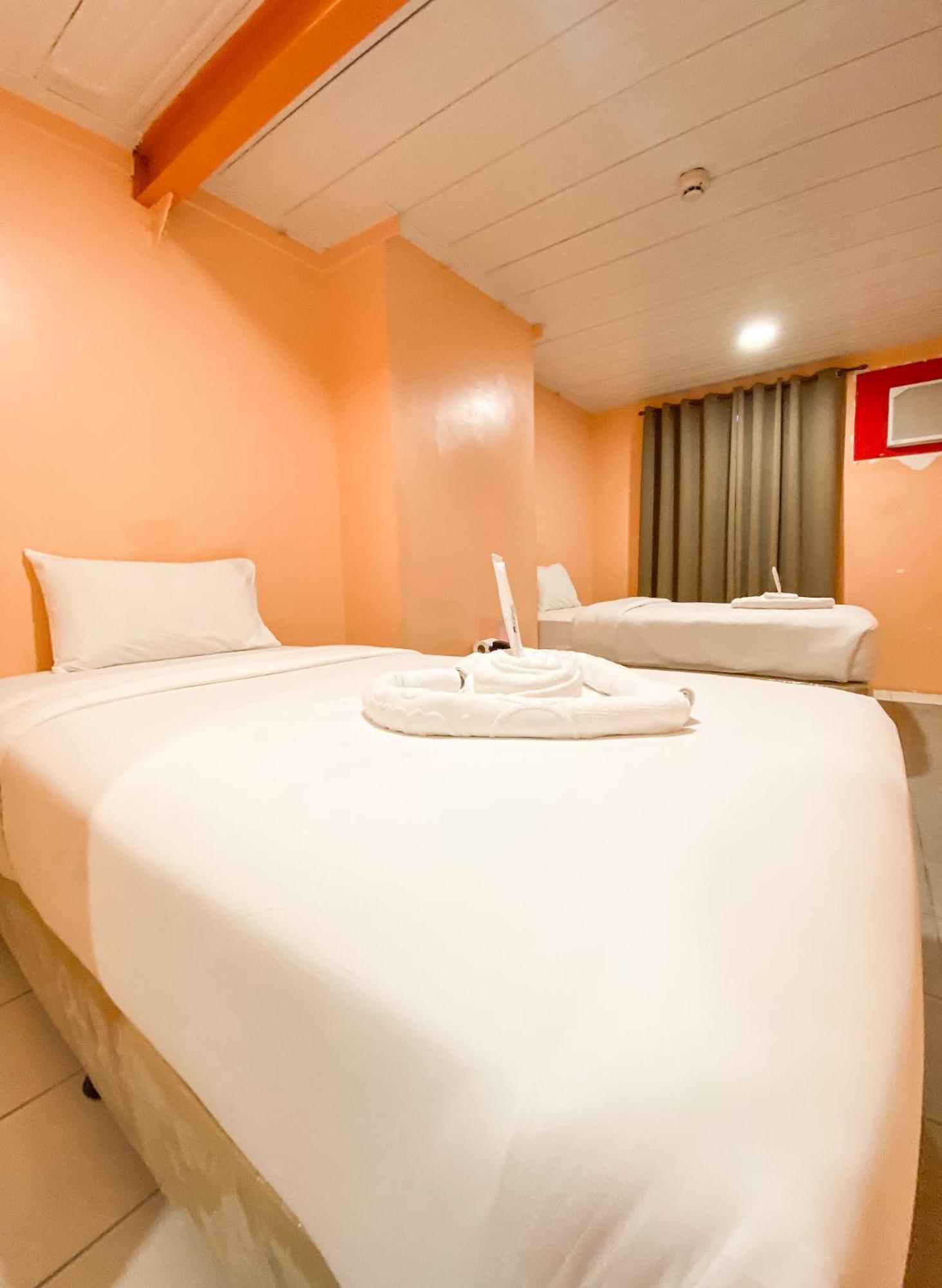 Kaizen Suites Manila Esterno foto
