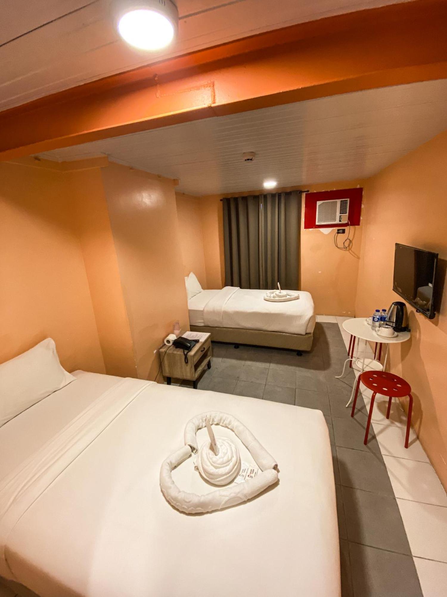 Kaizen Suites Manila Esterno foto