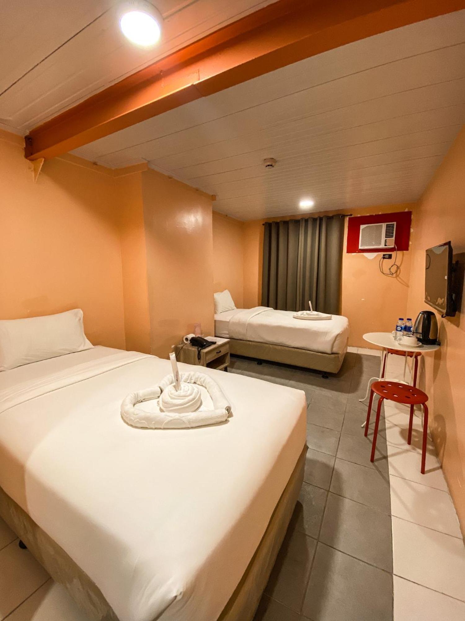 Kaizen Suites Manila Esterno foto